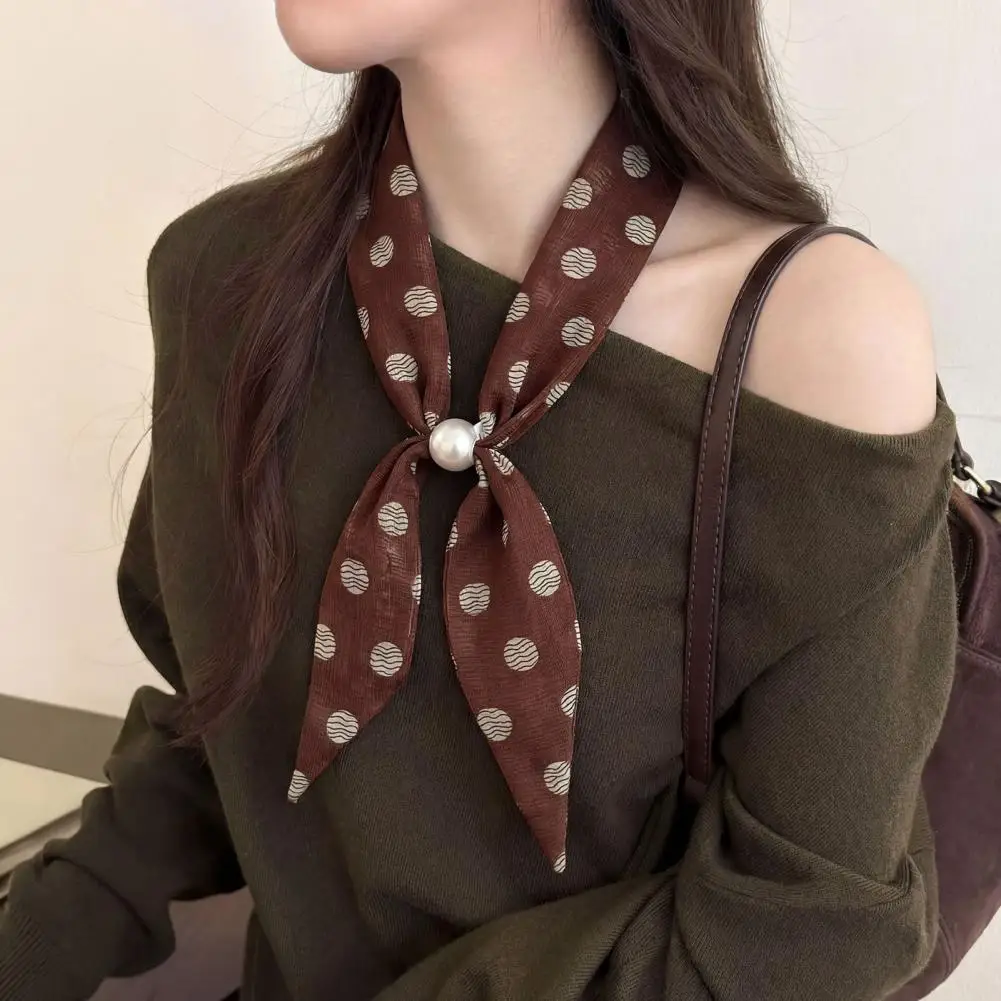 Women Scarf Imitation Pearl Buckle One-Piece Design Scarf Lightweight Chiffon Satin French Retro Black White Dot Neck Collar
Women Scarf Imitation Pearl Buckle One-Piece Design Scarf Lightweight Chiffon Satin French Retro Black White Dot Neck Collar