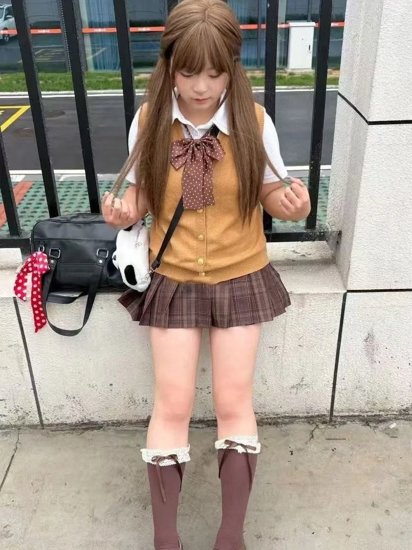Early Autumn Women's JK Uniform Vest Top Short Sleeve Layering Caramel Croissant Patterned Skirt Set Breathable Polyester
Early Autumn Women's JK Uniform Vest Top Short Sleeve Layering Caramel Croissant Patterned Skirt Set Breathable Polyester