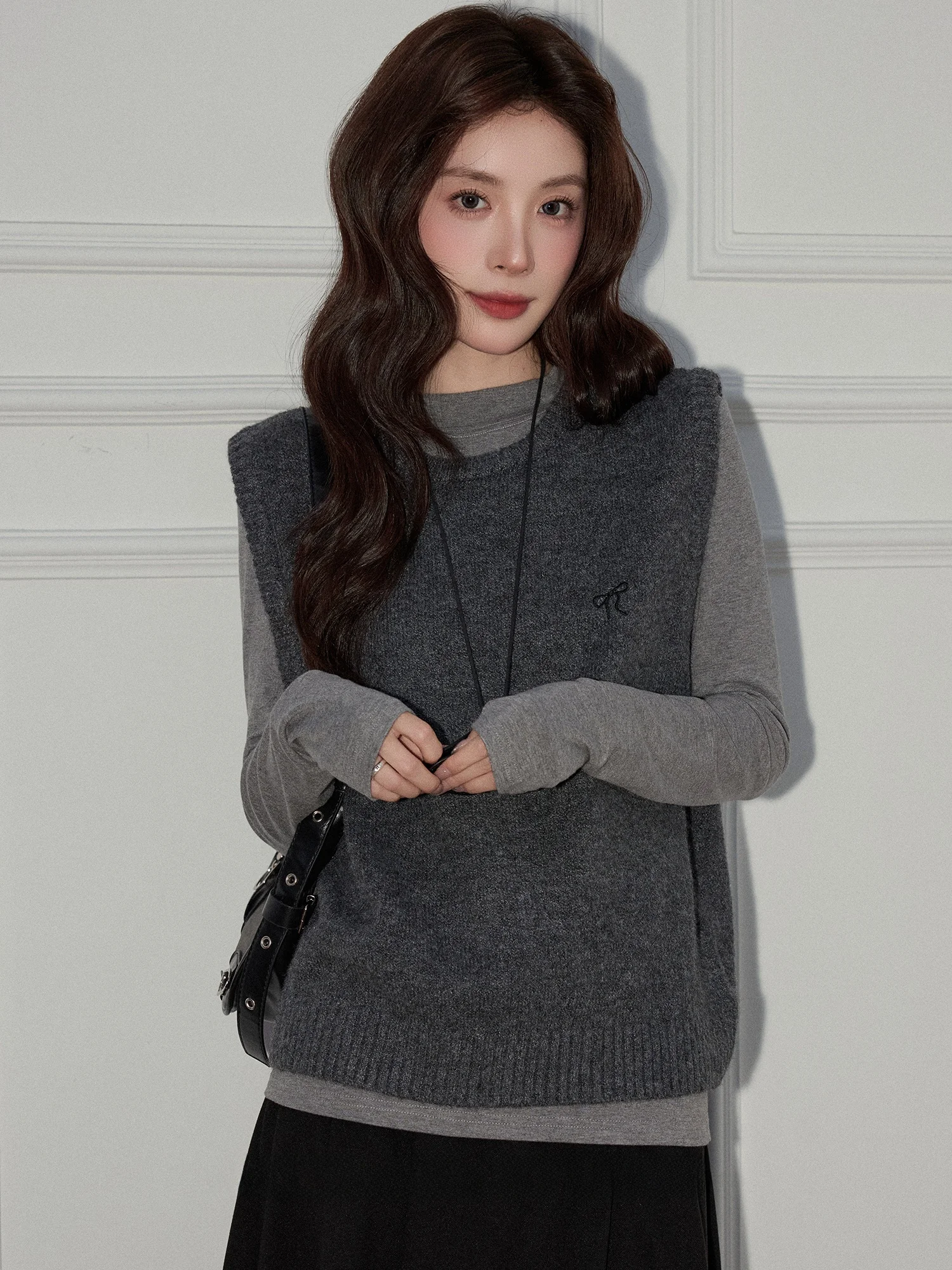 Корейский вязаный жилет-топ для женщин, осенне-зимний, для многослойного образа, теплый, для повседневной носки
Корейский вязаный жилет-топ для женщин, осенне-зимний, для многослойного образа, теплый, для повседневной носки