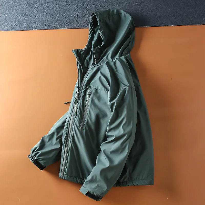 Мужская утепленная ветрозащитная водонепроницаемая куртка с флисовой подкладкой, с капюшоном, молодежная, модная, на молнии, для весны, осени и зимы
Мужская утепленная ветрозащитная водонепроницаемая куртка с флисовой подкладкой, с капюшоном, молодежная, модная, на молнии, для весны, осени и зимы