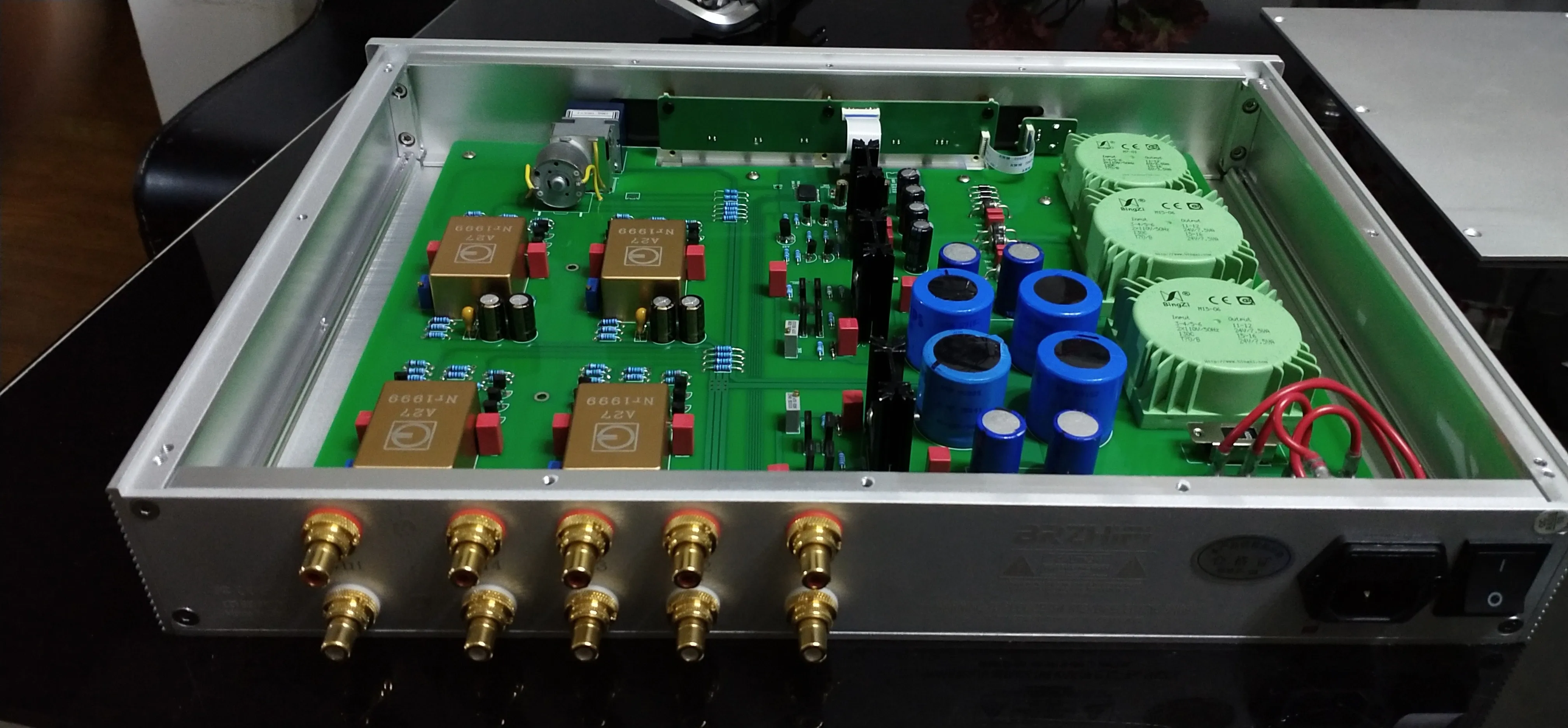 Refer to Swiss GOLDMUND- 27 Remote Control Preamp High-definition Natural Sound HiFi Preamplifier Home Theater
Refer to Swiss GOLDMUND- 27 Remote Control Preamp High-definition Natural Sound HiFi Preamplifier Home Theater