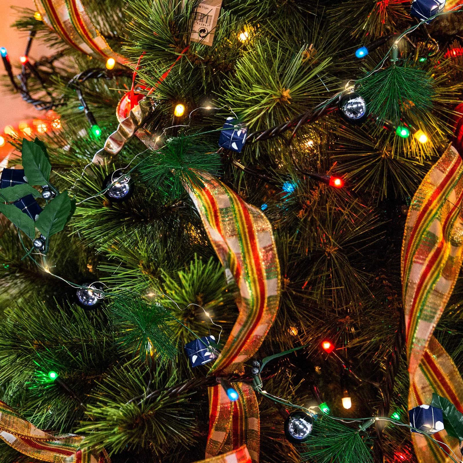 Bendable Christmas Decoration Lights String Garland For Tree Curtain Lawn Garden Holiday Decorations
Bendable Christmas Decoration Lights String Garland For Tree Curtain Lawn Garden Holiday Decorations