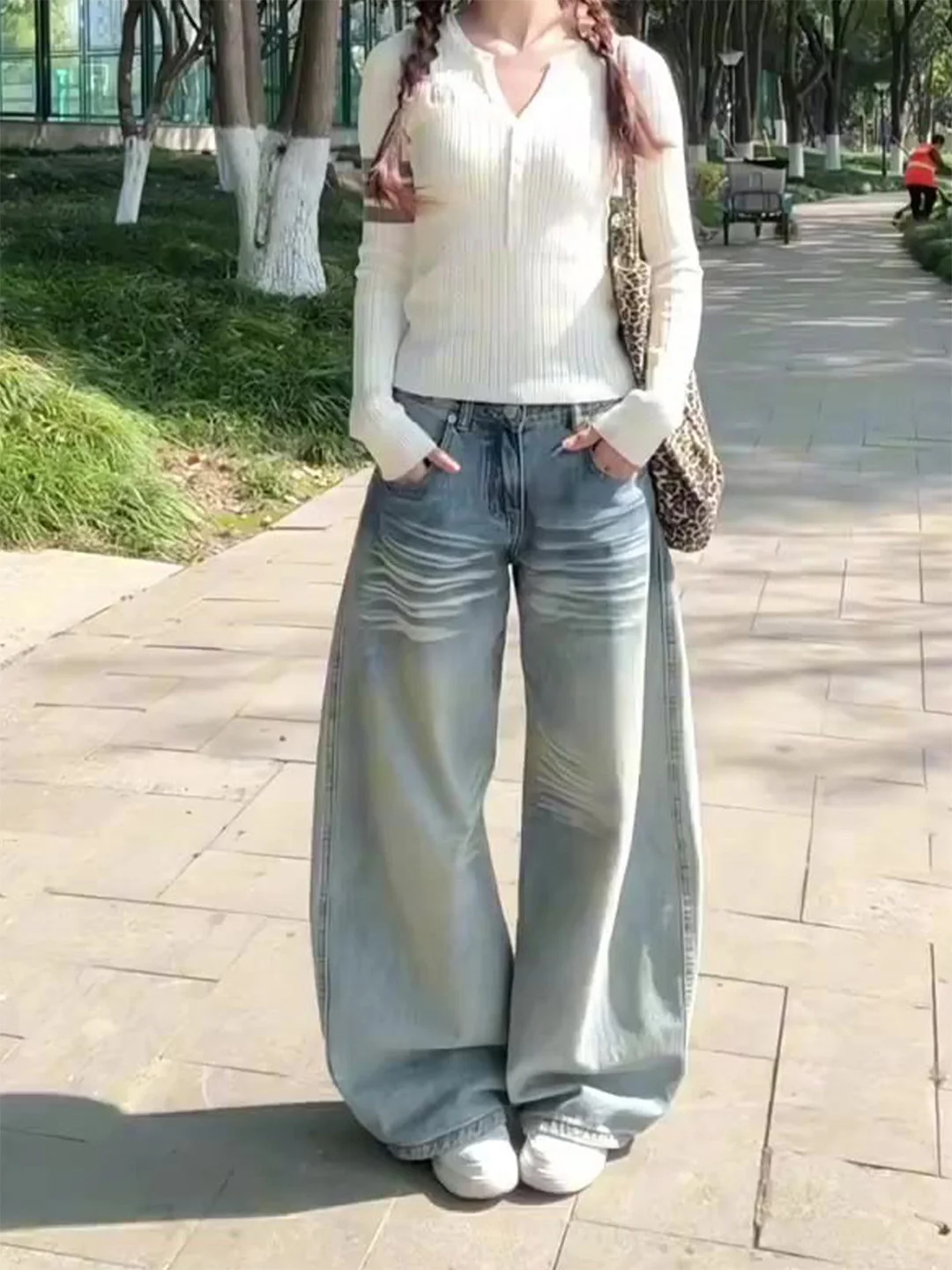 High Waist Slim Fit Vintage Washed Blue Jeans Women's plus Size Summer New Style Casual Comfortable Wide Leg Denim Pants
High Waist Slim Fit Vintage Washed Blue Jeans Women's plus Size Summer New Style Casual Comfortable Wide Leg Denim Pants