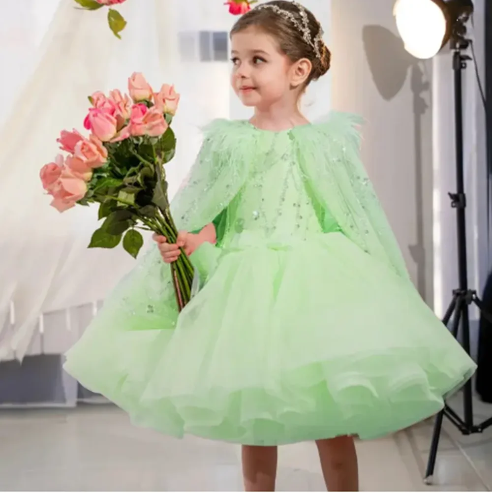 Customized Flower Girl Dresses For Wedding Feather Sequins Shawl Knee Length Little Girl Party First Communion Pageant Gown
Customized Flower Girl Dresses For Wedding Feather Sequins Shawl Knee Length Little Girl Party First Communion Pageant Gown