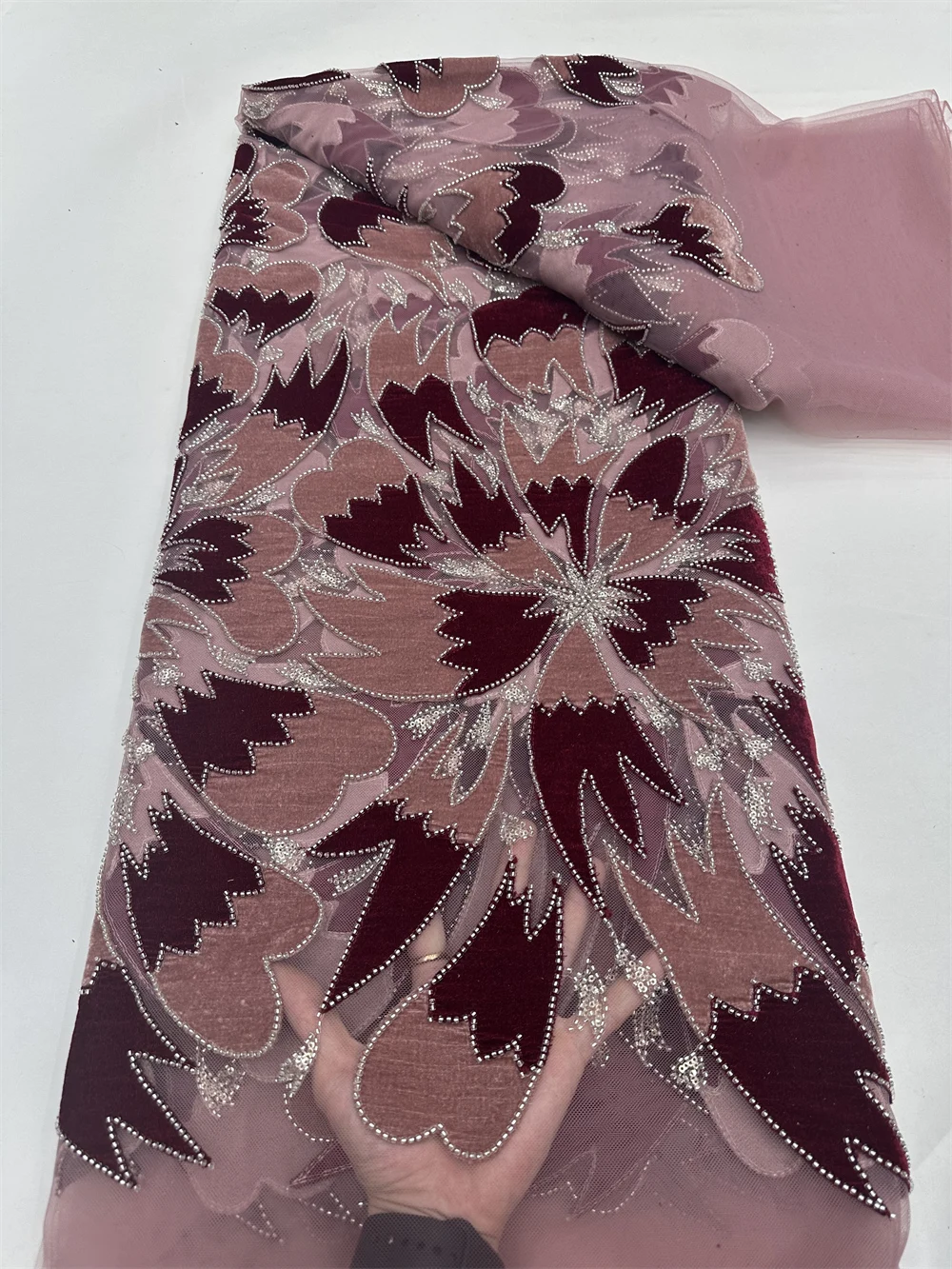 Luxury African velvet lace fabric with beads 2025 high quality embroidery african Nigerian lace for wedding women dress
Luxury African velvet lace fabric with beads 2025 high quality embroidery african Nigerian lace for wedding women dress