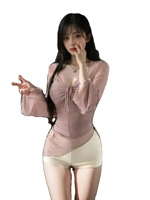 Autumn Sexy Slim Y2k 2 Piece Set Women Solid Vintage Casual Tops+White High Waist Shorts Set Female Chic High Street Suit
Autumn Sexy Slim Y2k 2 Piece Set Women Solid Vintage Casual Tops+White High Waist Shorts Set Female Chic High Street Suit