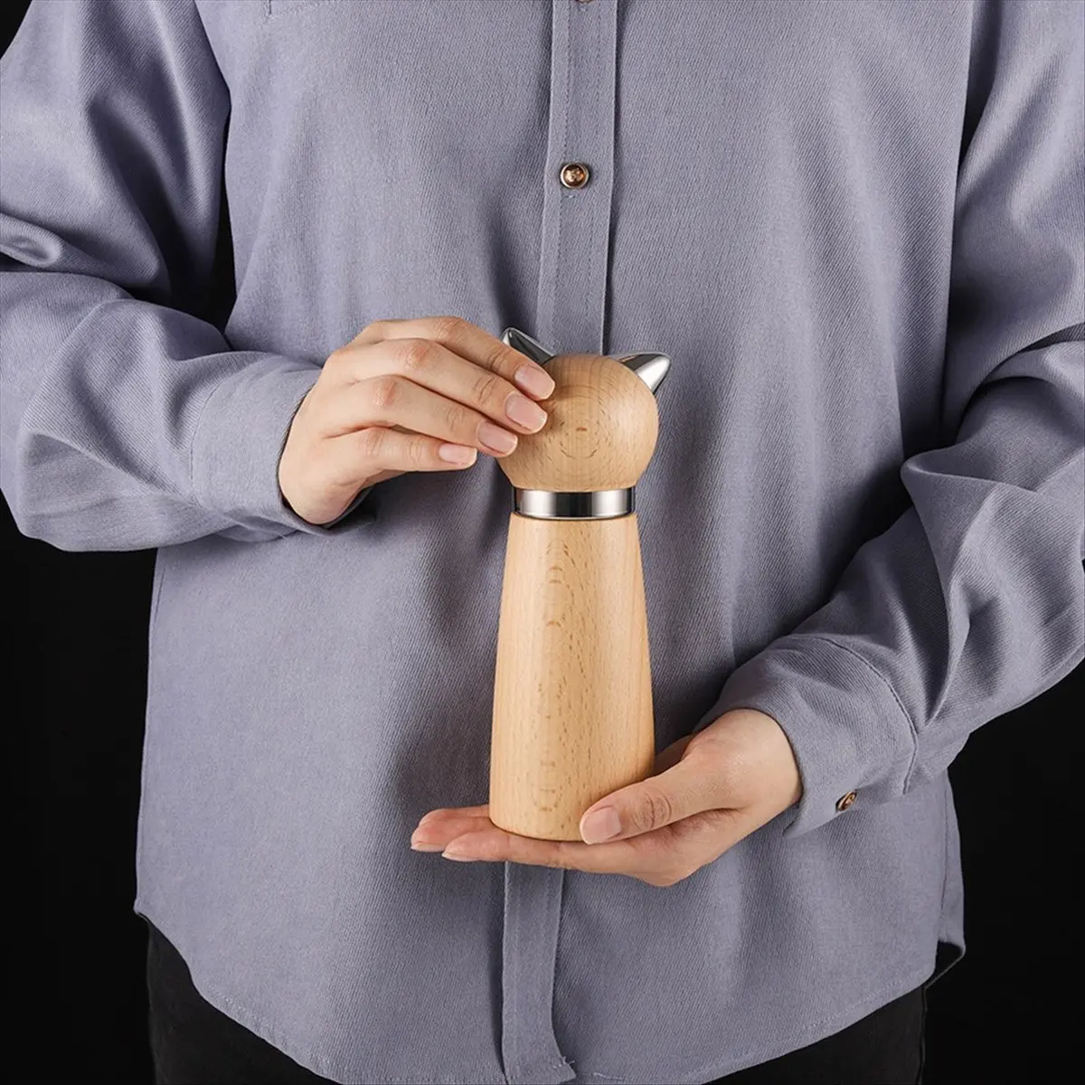 (AIMA) Manual Pepper Mill & Salt Grinder - Wood Adjustable Refillable Pepper Mill with Cat Design,Cute Kitchen Gift with Handle
(AIMA) Manual Pepper Mill & Salt Grinder - Wood Adjustable Refillable Pepper Mill with Cat Design,Cute Kitchen Gift with Handle
