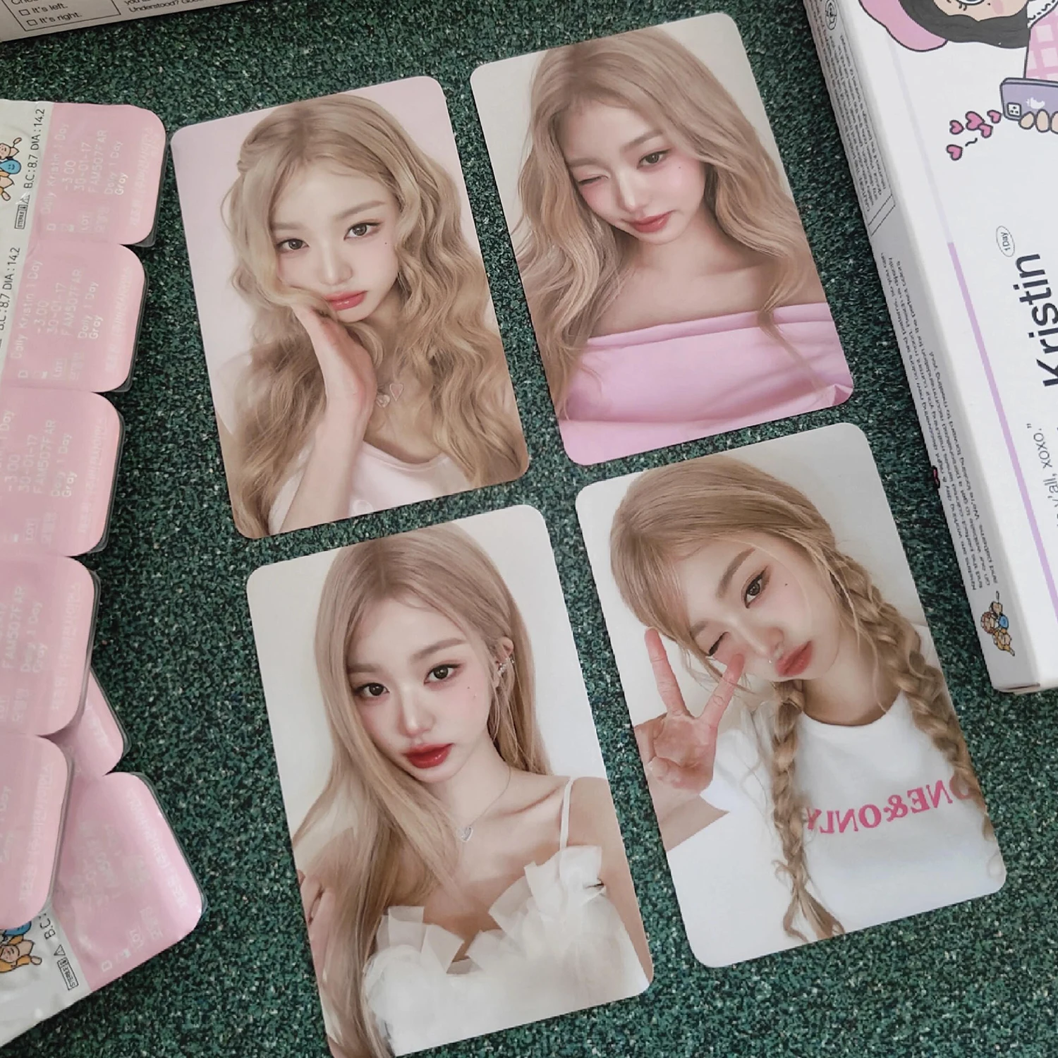 Kpop Lomo Card Random Style Collectible Cards Celebrity Merchandise Star Photo Card Surprise Fan Peripheral Gift
Kpop Lomo Card Random Style Collectible Cards Celebrity Merchandise Star Photo Card Surprise Fan Peripheral Gift