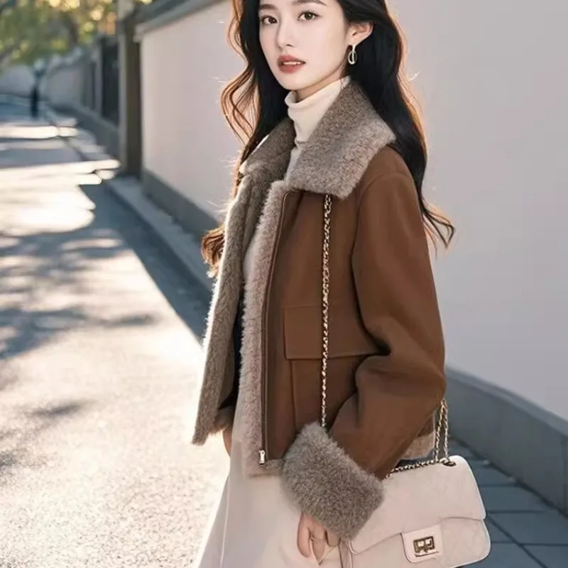 Unique Stylish Thickened Coffee Color Leather Fur Integrated Short Coat Women's Fashionable Small Fragrance Style Outerwear
Unique Stylish Thickened Coffee Color Leather Fur Integrated Short Coat Women's Fashionable Small Fragrance Style Outerwear