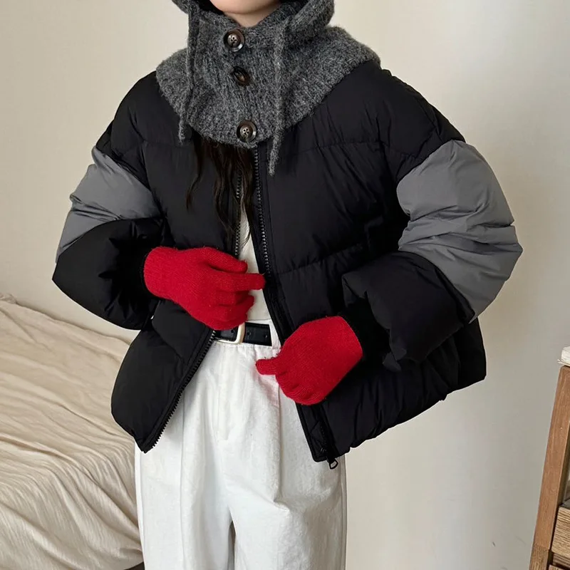 Winter Detachable Knitted Hat O Neck Down Jacket Women White Duck Down Short Fluffy Parker Outwears Female Warm Quilted Jacket
Winter Detachable Knitted Hat O Neck Down Jacket Women White Duck Down Short Fluffy Parker Outwears Female Warm Quilted Jacket