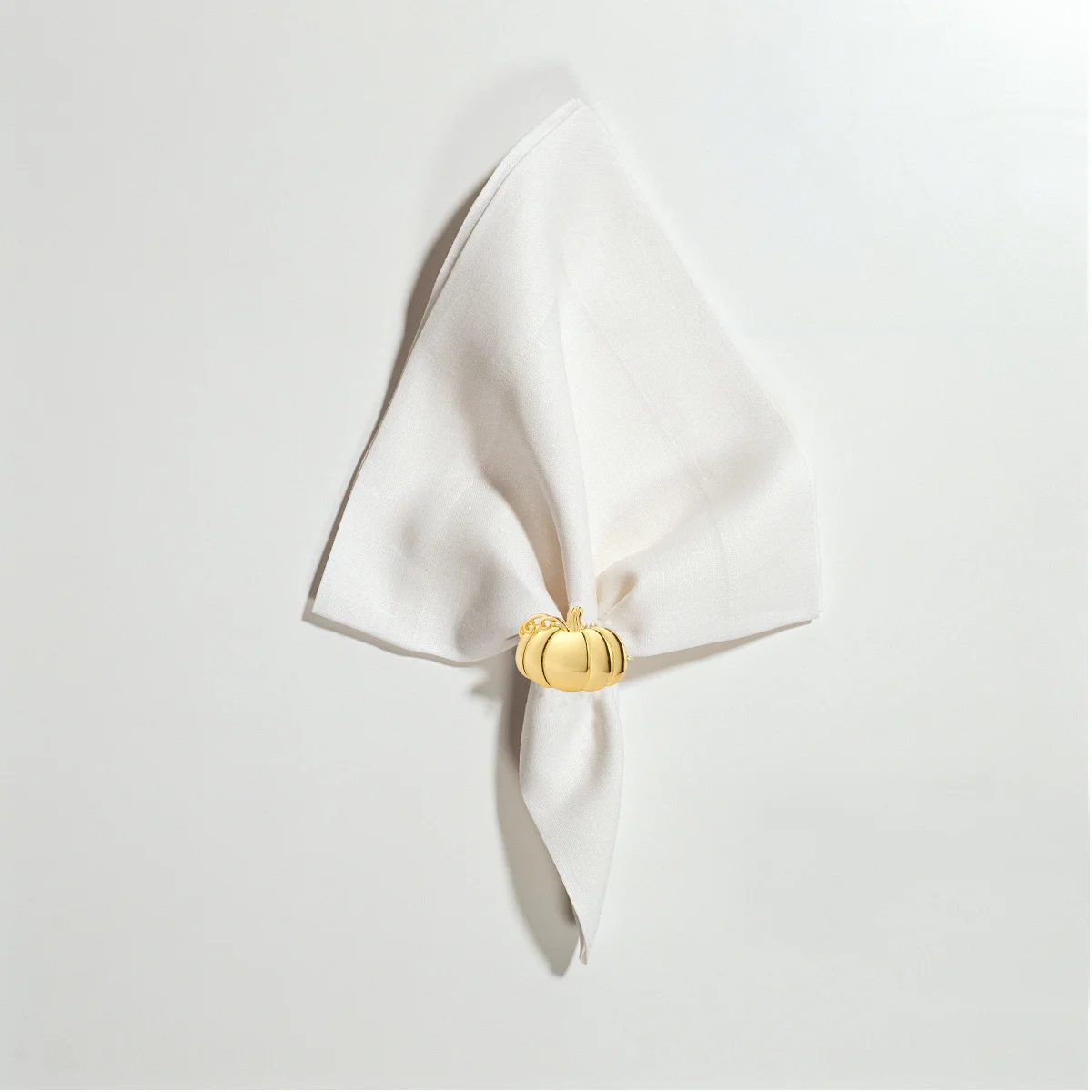 4Pcs Pumpkin Napkin Rings Metal Gold Sturdy Halloween Table Supplies Decorative Napkin Holders Creative Banquet Supplies
4Pcs Pumpkin Napkin Rings Metal Gold Sturdy Halloween Table Supplies Decorative Napkin Holders Creative Banquet Supplies