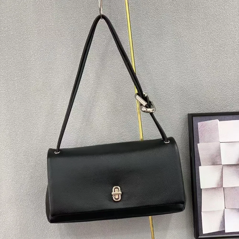 Handbag Women's 2026 New Small Square Bag Women's Commuter Shoulder Crossbody Texture Unique Fashion Versatile Premium Light
Handbag Women's 2026 New Small Square Bag Women's Commuter Shoulder Crossbody Texture Unique Fashion Versatile Premium Light