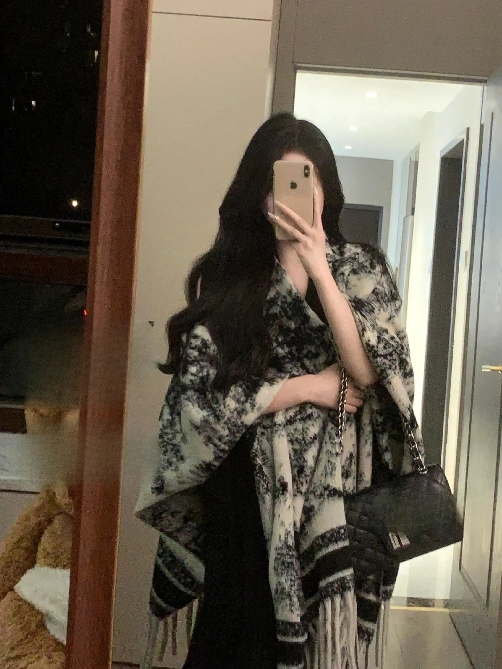Black White Ink Pattern Scarf Women's Style Warmth Commute Knitted Soft Print Flounce Cowl Neck Coat Shoulder Wrap Outerwear
Black White Ink Pattern Scarf Women's Style Warmth Commute Knitted Soft Print Flounce Cowl Neck Coat Shoulder Wrap Outerwear