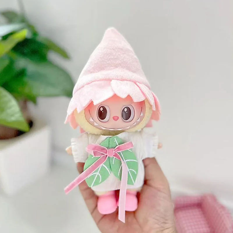 Одежда для 15/17 см LABUBU 1-го-3-го поколения, кулон, аксессуары для кукол, милый набор розовых шапок с лепестками для сидения
Одежда для 15/17 см LABUBU 1-го-3-го поколения, кулон, аксессуары для кукол, милый набор розовых шапок с лепестками для сидения