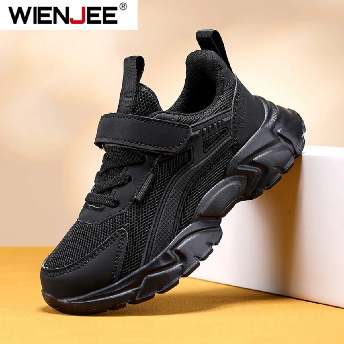 Легкие детские черные кроссовки с дышащей сеткой для мальчиков, повседневная прогулочная обувь, нескользящие детские школьные кроссовки для девочек
Легкие детские черные кроссовки с дышащей сеткой для мальчиков, повседневная прогулочная обувь, нескользящие детские школьные кроссовки для девочек