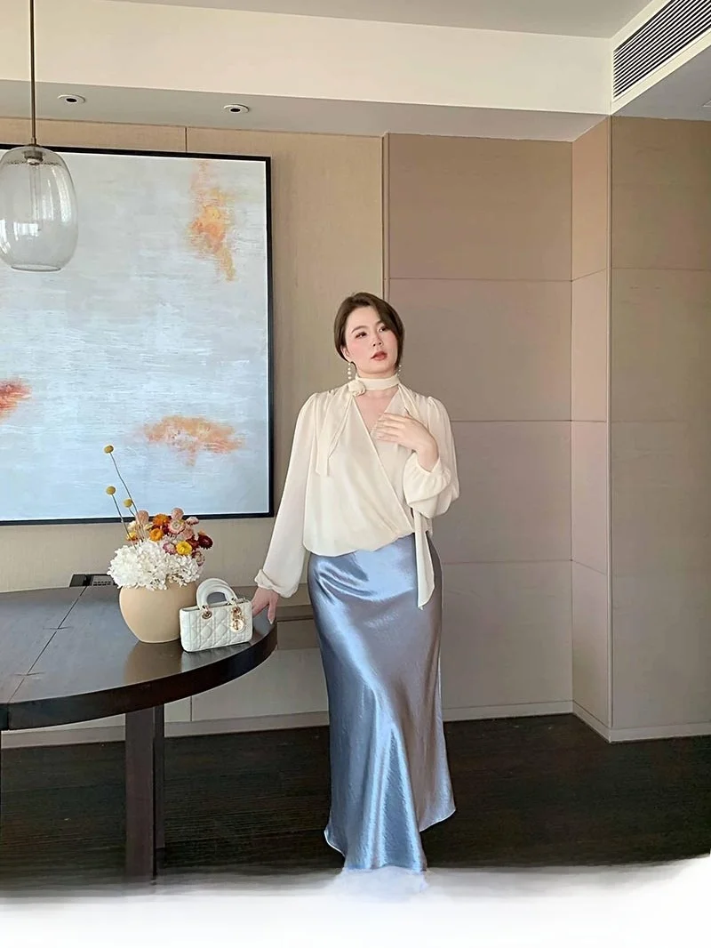 Новая женская атласная юбка миди А-силуэта с завышенной талией, облегающая, для офиса, весенняя коллекция, большие размеры, модная юбка средней длины
Новая женская атласная юбка миди А-силуэта с завышенной талией, облегающая, для офиса, весенняя коллекция, большие размеры, модная юбка средней длины