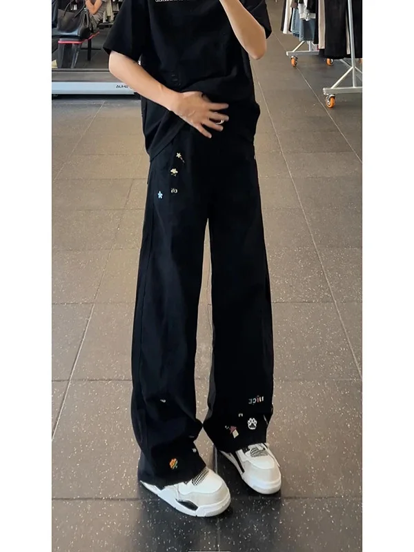 Original Cartoon Embroidered Bla Jeans Men's Loose Straight Leg Casual Long Trousers Autumn Sli Comfortable Denim Pants
Original Cartoon Embroidered Bla Jeans Men's Loose Straight Leg Casual Long Trousers Autumn Sli Comfortable Denim Pants