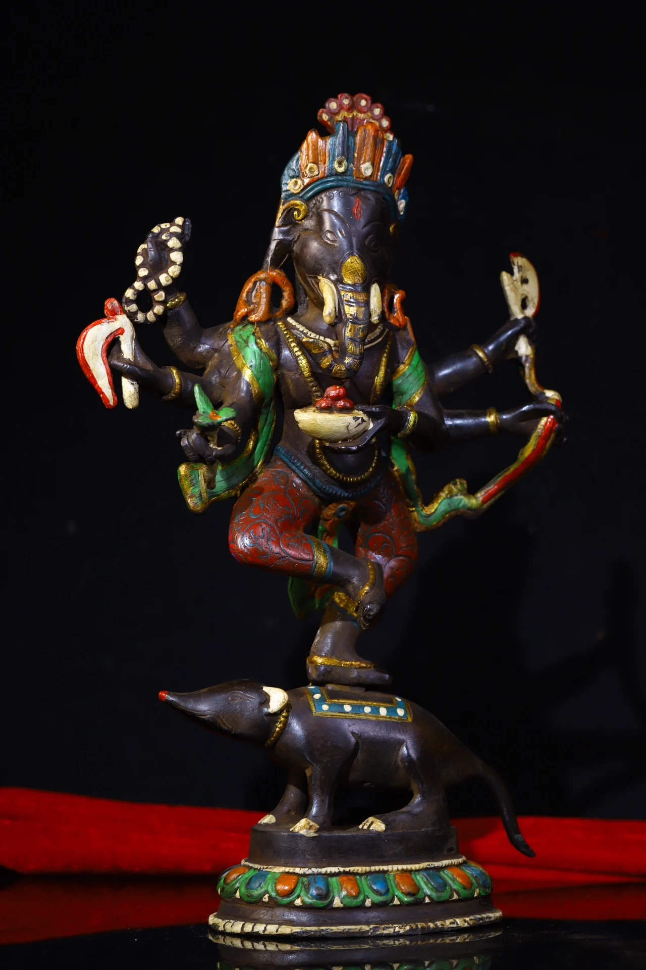 12"Tibetan Temple Collection Old Bronze Painted Ganesha Buddha Elephant Trunk God of Wealth Step on the Beast Lotus Platform
12"Tibetan Temple Collection Old Bronze Painted Ganesha Buddha Elephant Trunk God of Wealth Step on the Beast Lotus Platform