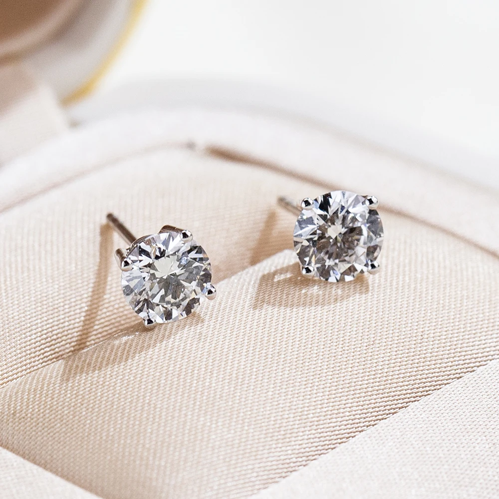 A pair of 9K Gold Earrings 0.5ct 1ct lab grown diamond Four claw Stud Earring for girls and Women spot wholesale MSE-016
A pair of 9K Gold Earrings 0.5ct 1ct lab grown diamond Four claw Stud Earring for girls and Women spot wholesale MSE-016