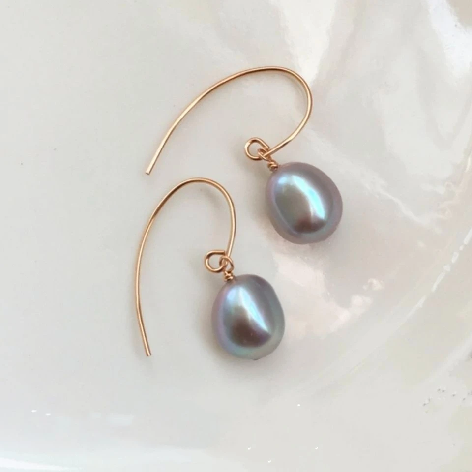 Women's Elegant Freshwater Pearl Earring With Daily Versatile Style for Chic Look
Women's Elegant Freshwater Pearl Earring With Daily Versatile Style for Chic Look
