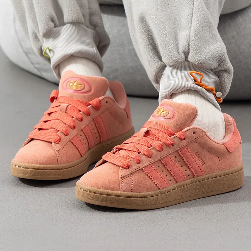 Женская обувь Adidas Clover, новинка 2025 года, легкая, удобная, дышащая, с мягкой подкладкой, IE5587
Женская обувь Adidas Clover, новинка 2025 года, легкая, удобная, дышащая, с мягкой подкладкой, IE5587