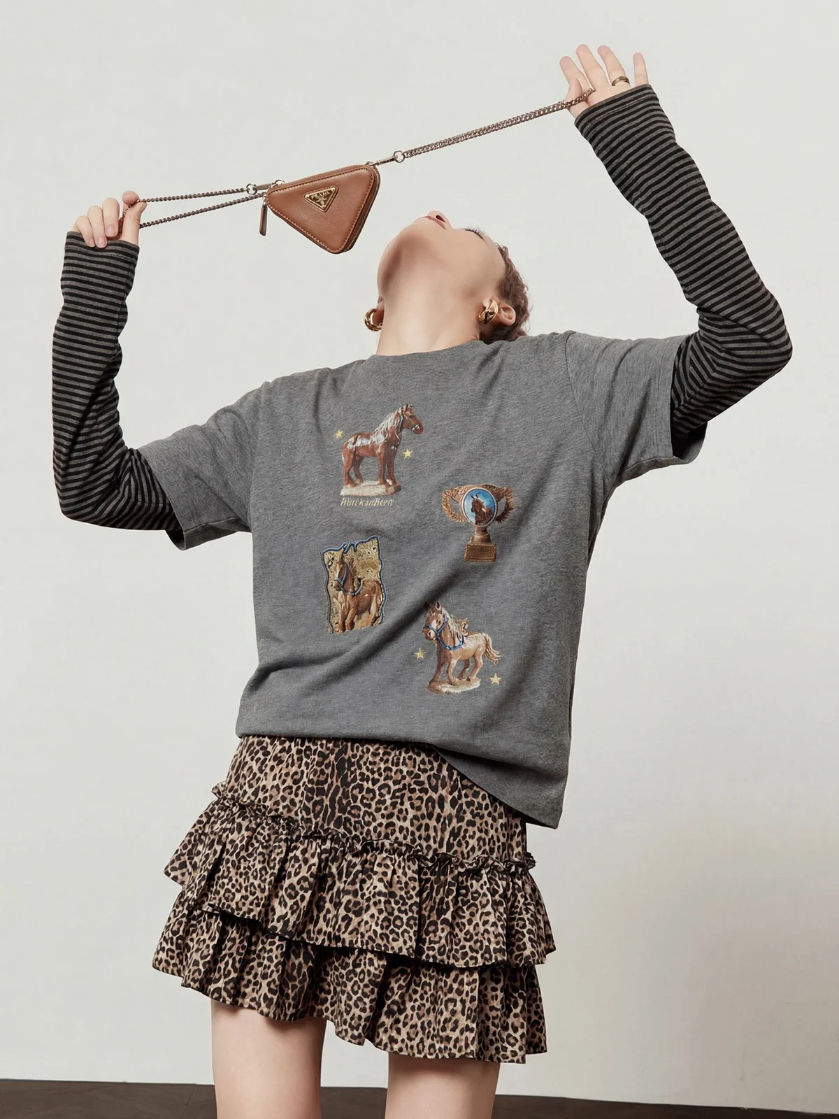 Loose Casual Sle Women's T-irt Cerc Deep Flower ey Spring 2026 New Arrival Casual Comfortable Long Sve roun...
Loose Casual Sle Women's T-irt Cerc Deep Flower ey Spring 2026 New Arrival Casual Comfortable Long Sve roun...