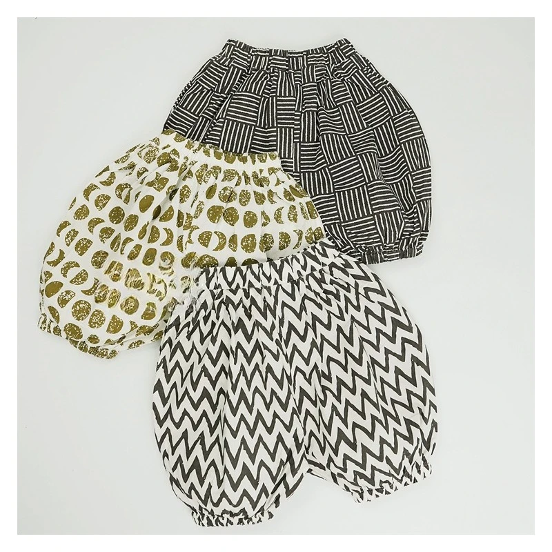 2025 New Boys and Girls Lightweight Baby Lantern Pants Summer Shorts Children's Shorts Printed Pumpkin Pants Retro Pure Cotton
2025 New Boys and Girls Lightweight Baby Lantern Pants Summer Shorts Children's Shorts Printed Pumpkin Pants Retro Pure Cotton
