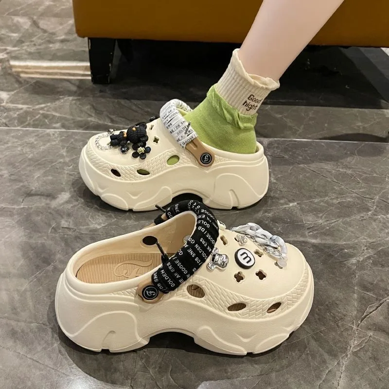 2026 Summer Cartoon Hole Shoes Women's Outdoor Wear High Heels, Thick Soles, Fashionable Stepping on Shit, Trendy Cool Slippers
2026 Summer Cartoon Hole Shoes Women's Outdoor Wear High Heels, Thick Soles, Fashionable Stepping on Shit, Trendy Cool Slippers