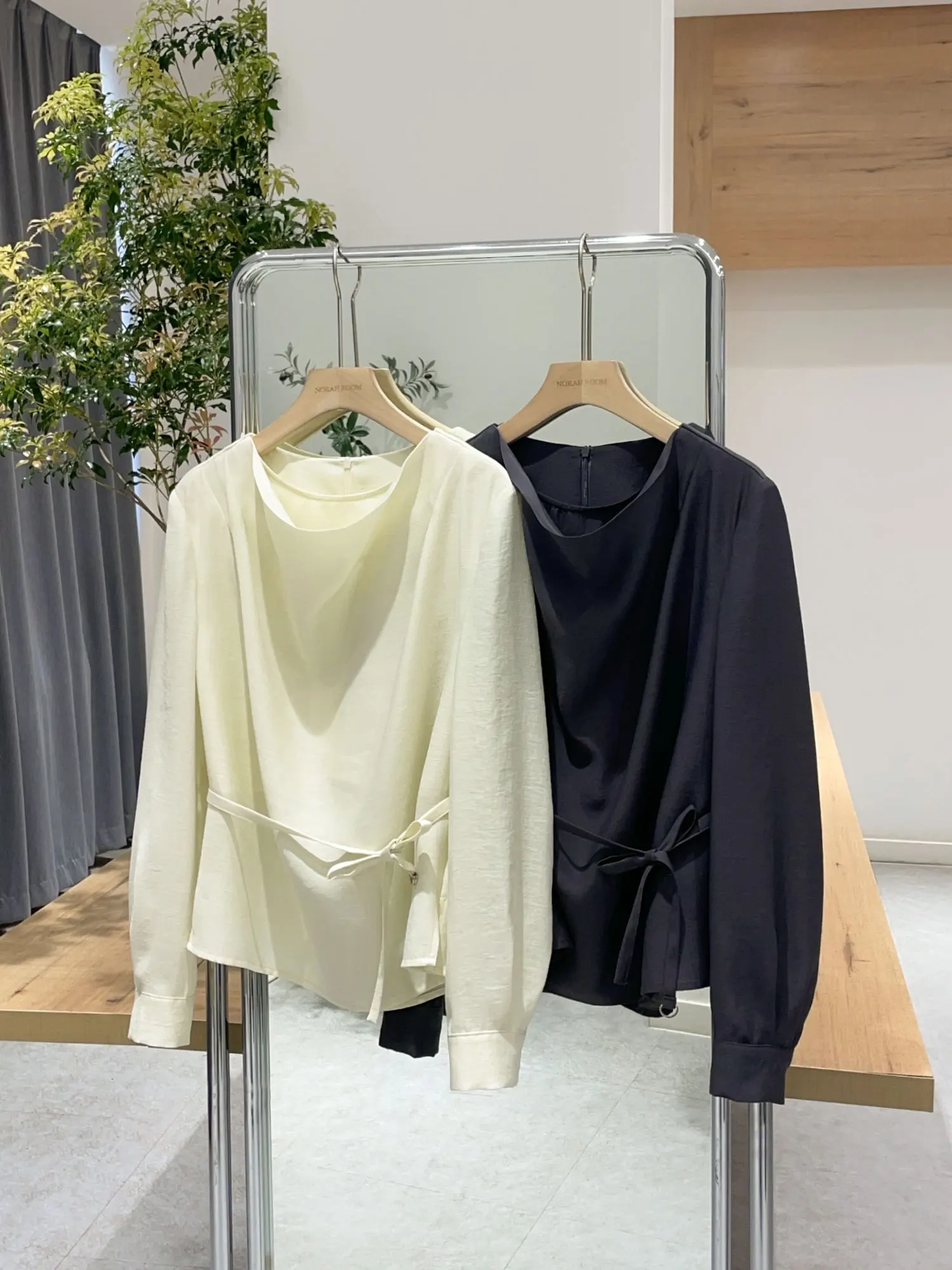 Noxular Authentic Spring Summer 2026 OLIVE Brand Stand Collar Belted Dark Pattern Chiffon Shirt French Style Slim Fit Long Sl...
Noxular Authentic Spring Summer 2026 OLIVE Brand Stand Collar Belted Dark Pattern Chiffon Shirt French Style Slim Fit Long Sl...