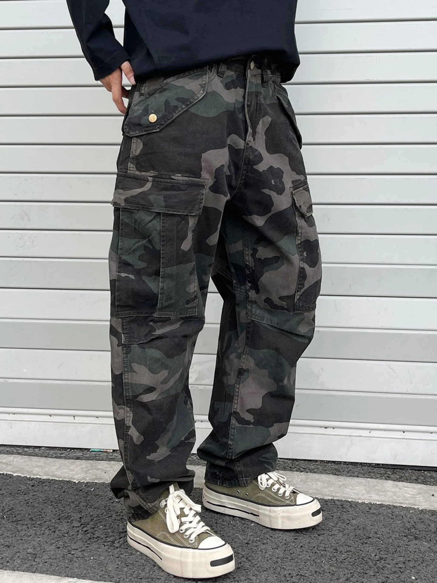 Ретро-американские свободные брюки-карго с камуфляжным принтом, повседневные рабочие брюки из хлопка для молодежи, модель 063
Ретро-американские свободные брюки-карго с камуфляжным принтом, повседневные рабочие брюки из хлопка для молодежи, модель 063
