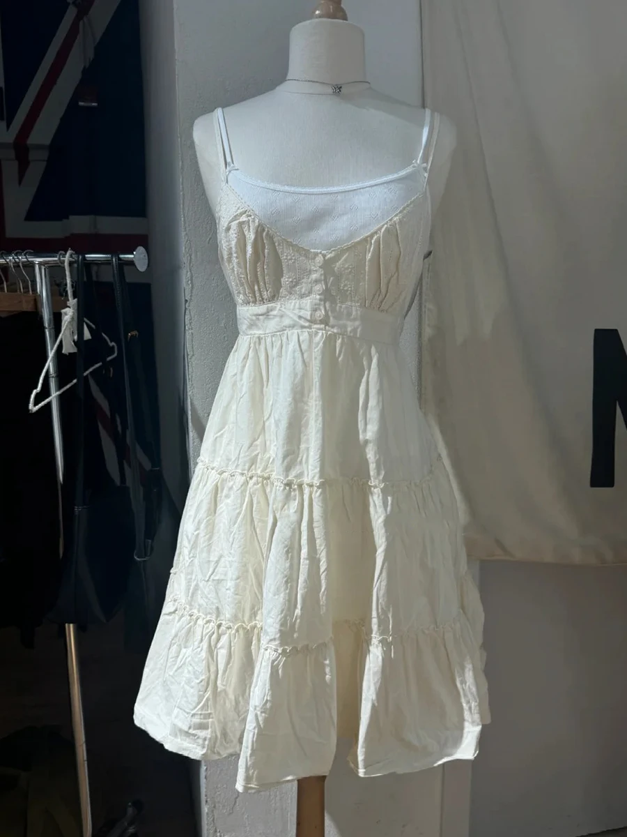 Floral Embroidery Lace Trim A-line Dress Women New Lace-up Buttons Sleeveless Mini Dresses Preppy Style Sweet Short Vestido Y2K
Floral Embroidery Lace Trim A-line Dress Women New Lace-up Buttons Sleeveless Mini Dresses Preppy Style Sweet Short Vestido Y2K