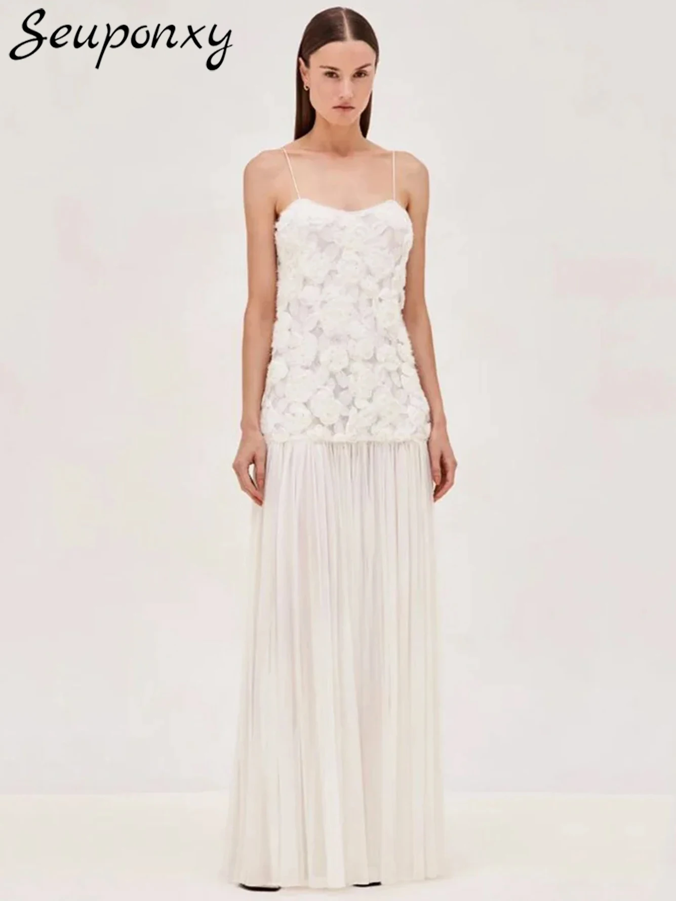 High Quality 2024 Summer Women'S Sexy Spaghetti Strap Backless 3D Flower Mesh Patchwork Maxi Dress Elegant Party Dress Vestidos
High Quality 2024 Summer Women'S Sexy Spaghetti Strap Backless 3D Flower Mesh Patchwork Maxi Dress Elegant Party Dress Vestidos