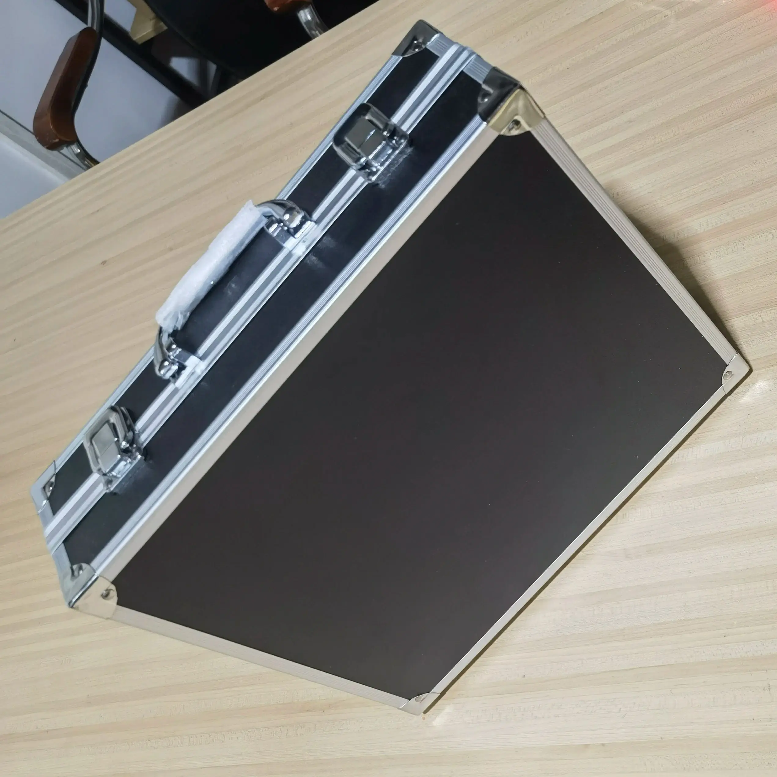 Модернизированное профессиональное лазерное физиотерапевтическое оборудование COZING, 5 Вт, 25 диодов, перезаряжаемые для облегчения хронической боли
Модернизированное профессиональное лазерное физиотерапевтическое оборудование COZING, 5 Вт, 25 диодов, перезаряжаемые для облегчения хронической боли