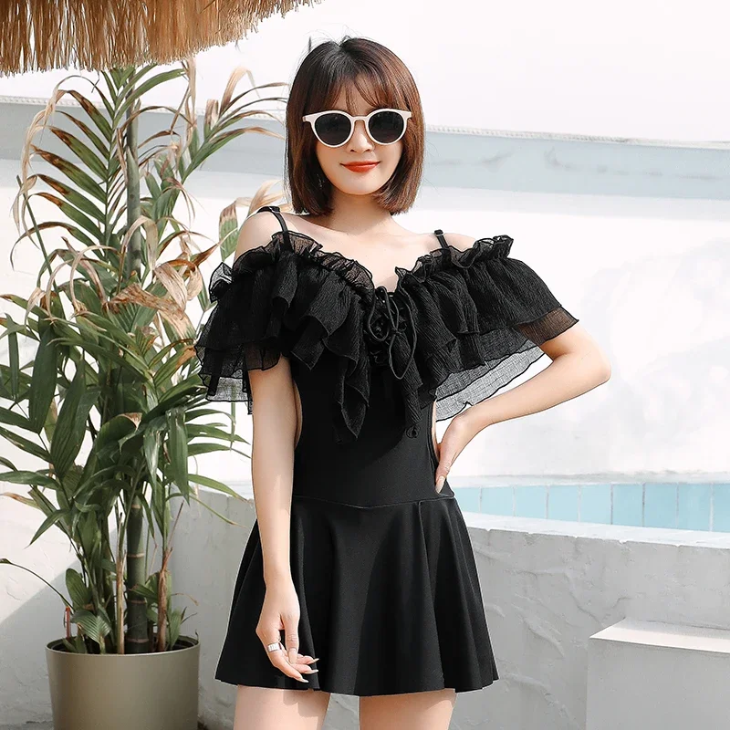 Fashion One-Piece Swimsuit Women Korean Waistless Lace Skirt Style Slimming Bathing Suit Summer Beach Holiday Swimwear
Fashion One-Piece Swimsuit Women Korean Waistless Lace Skirt Style Slimming Bathing Suit Summer Beach Holiday Swimwear