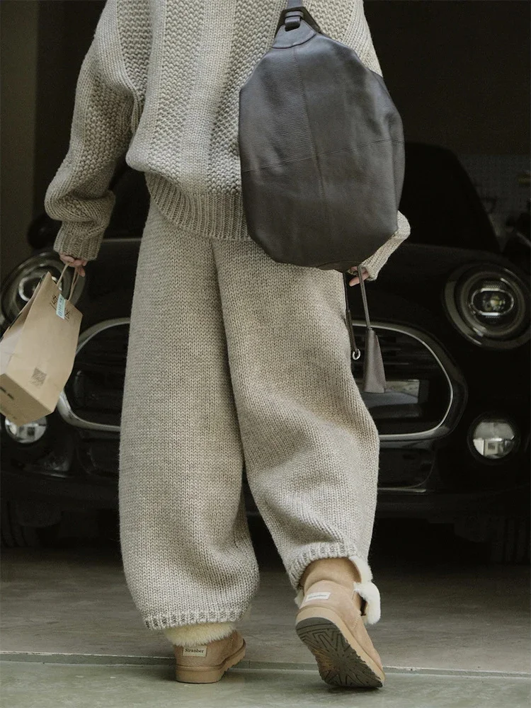 Wide Leg Pants For Women Vintage Loose High Waist Elastic Solid Color Knitting Trousers Winter 2025 New Fashion 2WA140
Wide Leg Pants For Women Vintage Loose High Waist Elastic Solid Color Knitting Trousers Winter 2025 New Fashion 2WA140