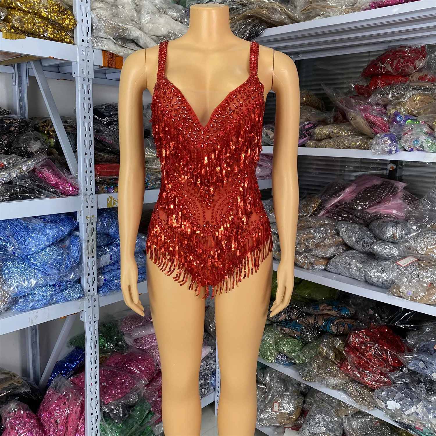 Женское красное эластичное боди со стразами и блестками, эластичное боди с кисточками, костюмы для выступлений, блестящий вечерний клубный купальник
Женское красное эластичное боди со стразами и блестками, эластичное боди с кисточками, костюмы для выступлений, блестящий вечерний клубный купальник