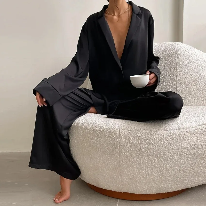 Women Satin Silk Pajamas Set Low Cut Single-breasted Long Sleeve Wide Leg Pants Oversized Sleepwear
Women Satin Silk Pajamas Set Low Cut Single-breasted Long Sleeve Wide Leg Pants Oversized Sleepwear