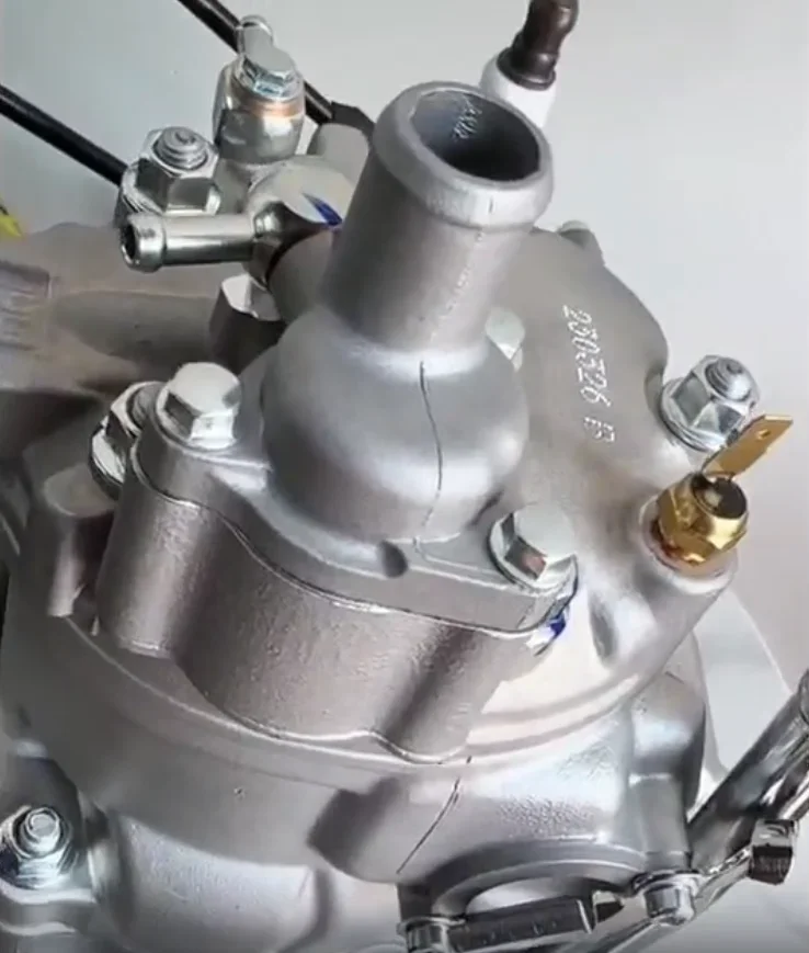 250cc Motorcycle Engine 2-Stroke Carbureted Water Cooled Assembly for MT250
250cc Motorcycle Engine 2-Stroke Carbureted Water Cooled Assembly for MT250