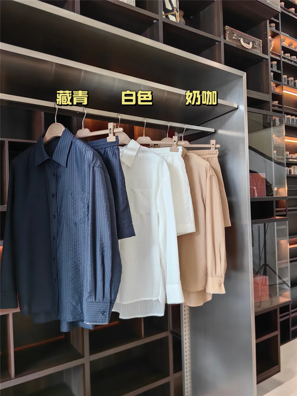 Summer Vertical Striped Long-Sleeved Lapel Shirt + Elastic Waist Drawstring Shorts Casual Set
Summer Vertical Striped Long-Sleeved Lapel Shirt + Elastic Waist Drawstring Shorts Casual Set