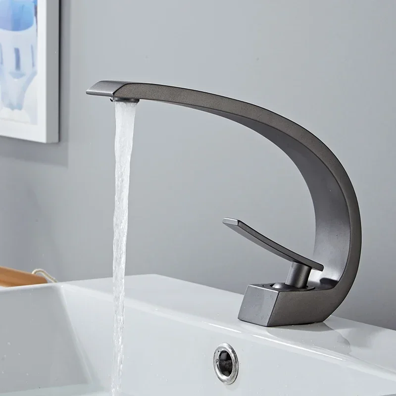 Basin Faucet Gun Grey Bathroom Mixer Tap Black/Gold Wash basin Faucet Single Hole Hot and Cold Waterfall Fauce
Basin Faucet Gun Grey Bathroom Mixer Tap Black/Gold Wash basin Faucet Single Hole Hot and Cold Waterfall Fauce