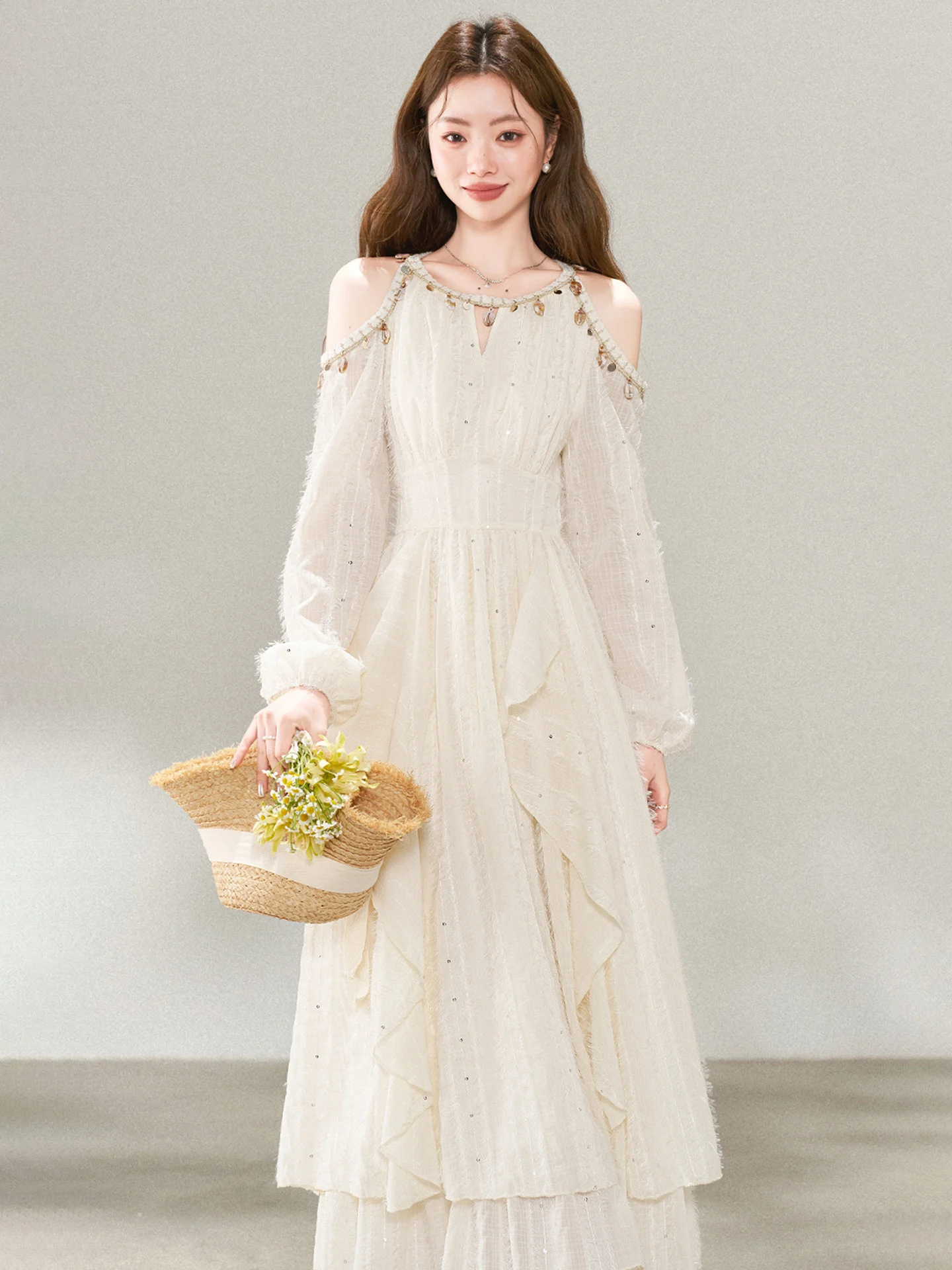 Vacation Style Decorated Hanging Neck Dress Women's Early Spring 2026 Waist Cinching Slim A-Line Skirt Dress
Vacation Style Decorated Hanging Neck Dress Women's Early Spring 2026 Waist Cinching Slim A-Line Skirt Dress