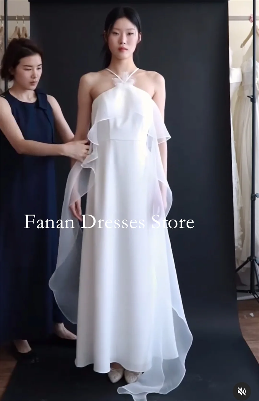 FANAN Halter Neck Korea Princess Wedding Dresses 웨딩드레스 Organza Ivory Rufflles Lace-up Customized Pretty Bride Gowns Plus Size
FANAN Halter Neck Korea Princess Wedding Dresses 웨딩드레스 Organza Ivory Rufflles Lace-up Customized Pretty Bride Gowns Plus Size