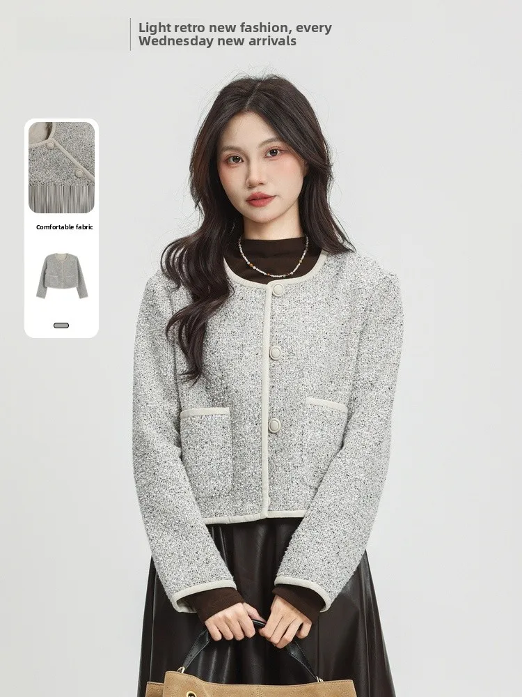 Стильная стеганая куртка для женщин: модная зимняя верхняя одежда с пуговицами в стиле Шанель, прямой крой, смесь полиэстера
Стильная стеганая куртка для женщин: модная зимняя верхняя одежда с пуговицами в стиле Шанель, прямой крой, смесь полиэстера