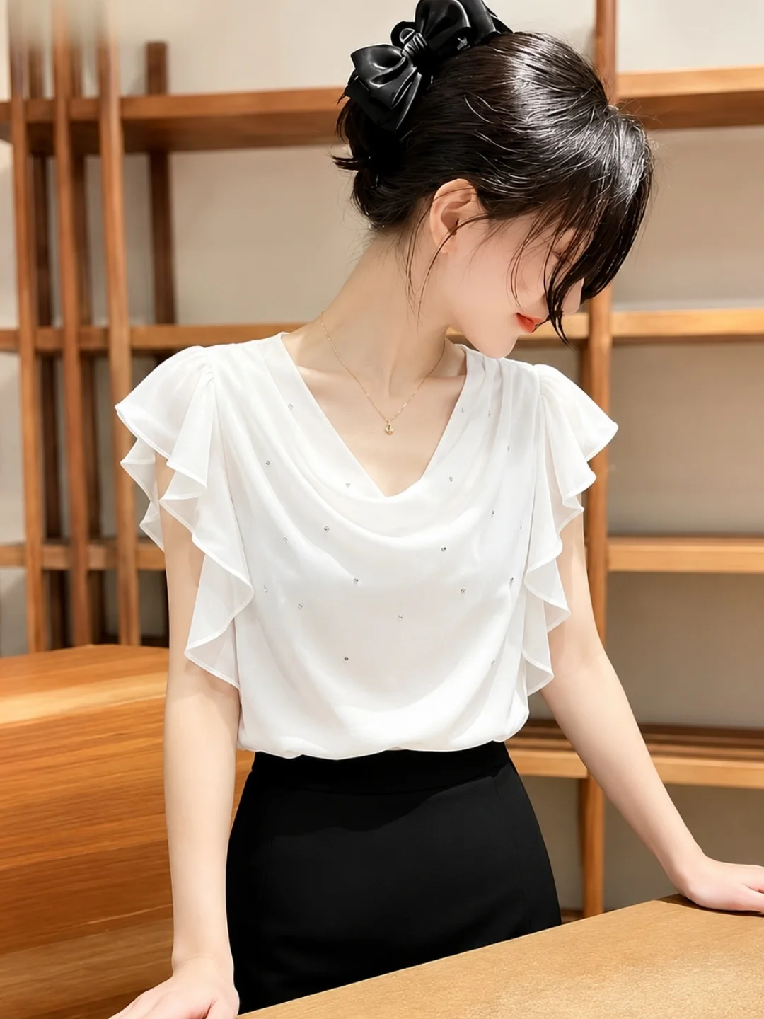 Chic Summer Polka Dot Ruffle Hem Short Sleeve V Neck Silk Blend Women's Top Korean Style Straight Cut Commute Fashion
Chic Summer Polka Dot Ruffle Hem Short Sleeve V Neck Silk Blend Women's Top Korean Style Straight Cut Commute Fashion