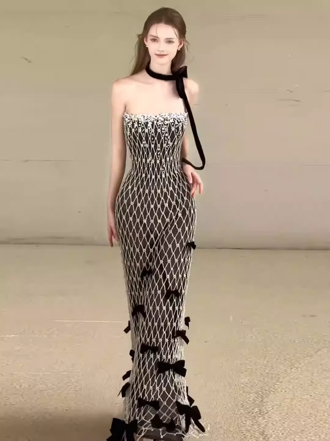 Luxury Black Fashion Mermaid Strapless Diamond Mesh Bow Detail Crystal Embellished Floor Length Elegant Evening Prom Party Dress
Luxury Black Fashion Mermaid Strapless Diamond Mesh Bow Detail Crystal Embellished Floor Length Elegant Evening Prom Party Dress