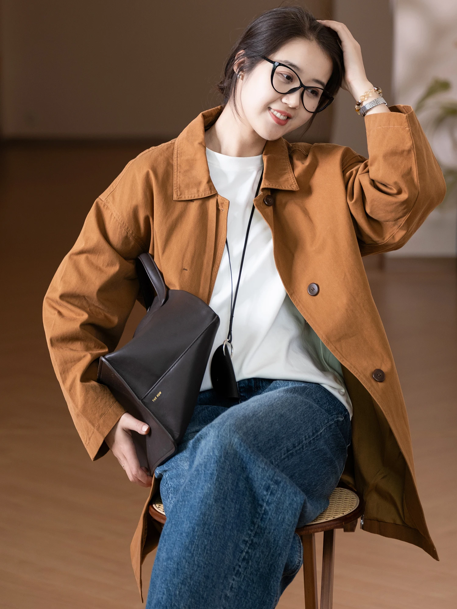 Simple Sle Long Sve Cotton Coat Single Button Heavy Waed Mid-Length Jaet Lightweight Casual Outerwear for Women
Simple Sle Long Sve Cotton Coat Single Button Heavy Waed Mid-Length Jaet Lightweight Casual Outerwear for Women