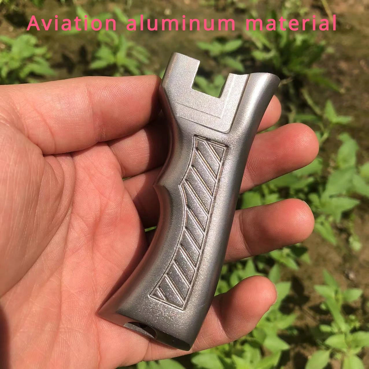 Slingshot Handle Outdoor Hunting and Shooting Competition Game Comfortable Grip of Solid Wood Aviation Aluminum Materials
Slingshot Handle Outdoor Hunting and Shooting Competition Game Comfortable Grip of Solid Wood Aviation Aluminum Materials