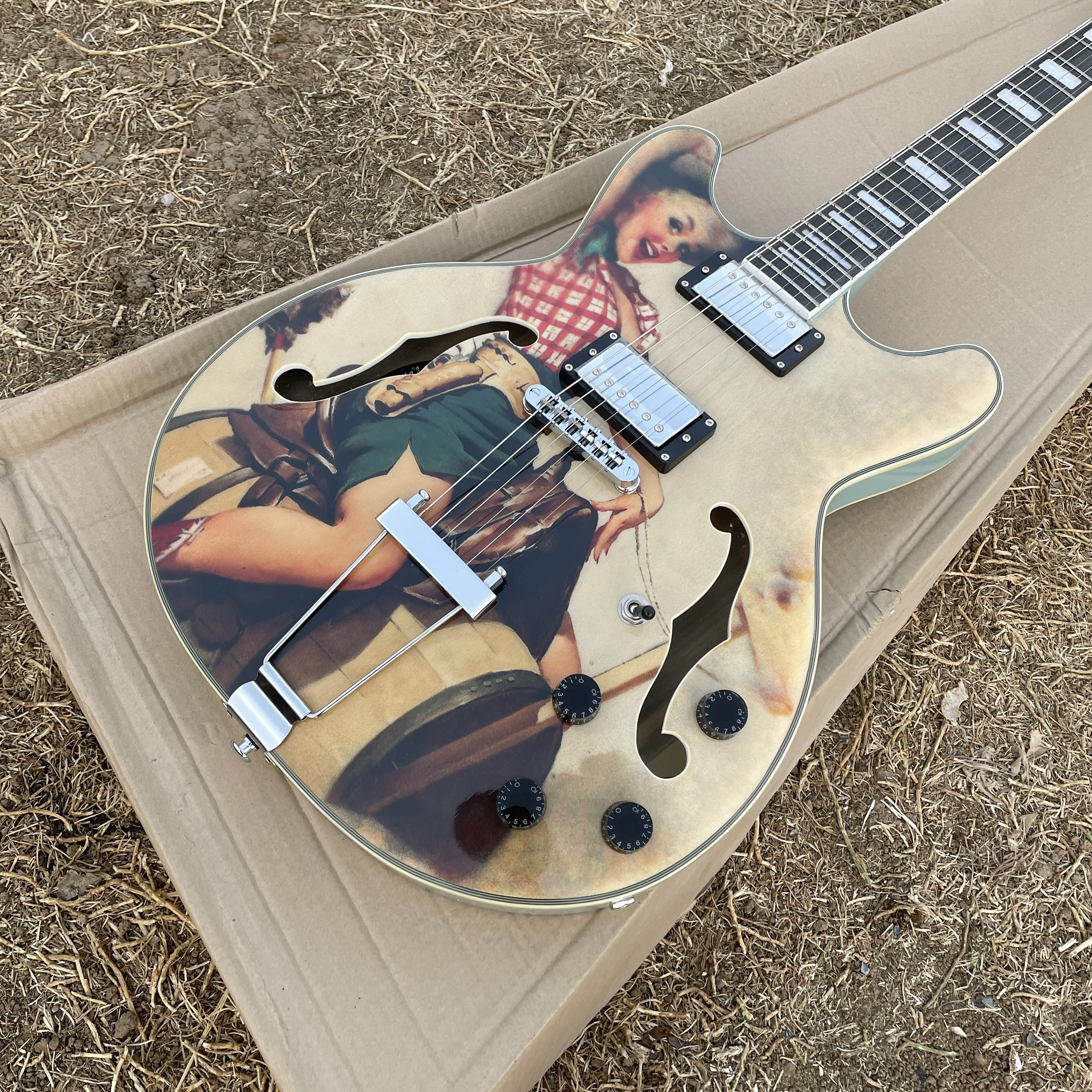 Beauty electric guitar,Mural panel f-hole s-hole electric guitar, 6-string electric guitar
Beauty electric guitar,Mural panel f-hole s-hole electric guitar, 6-string electric guitar