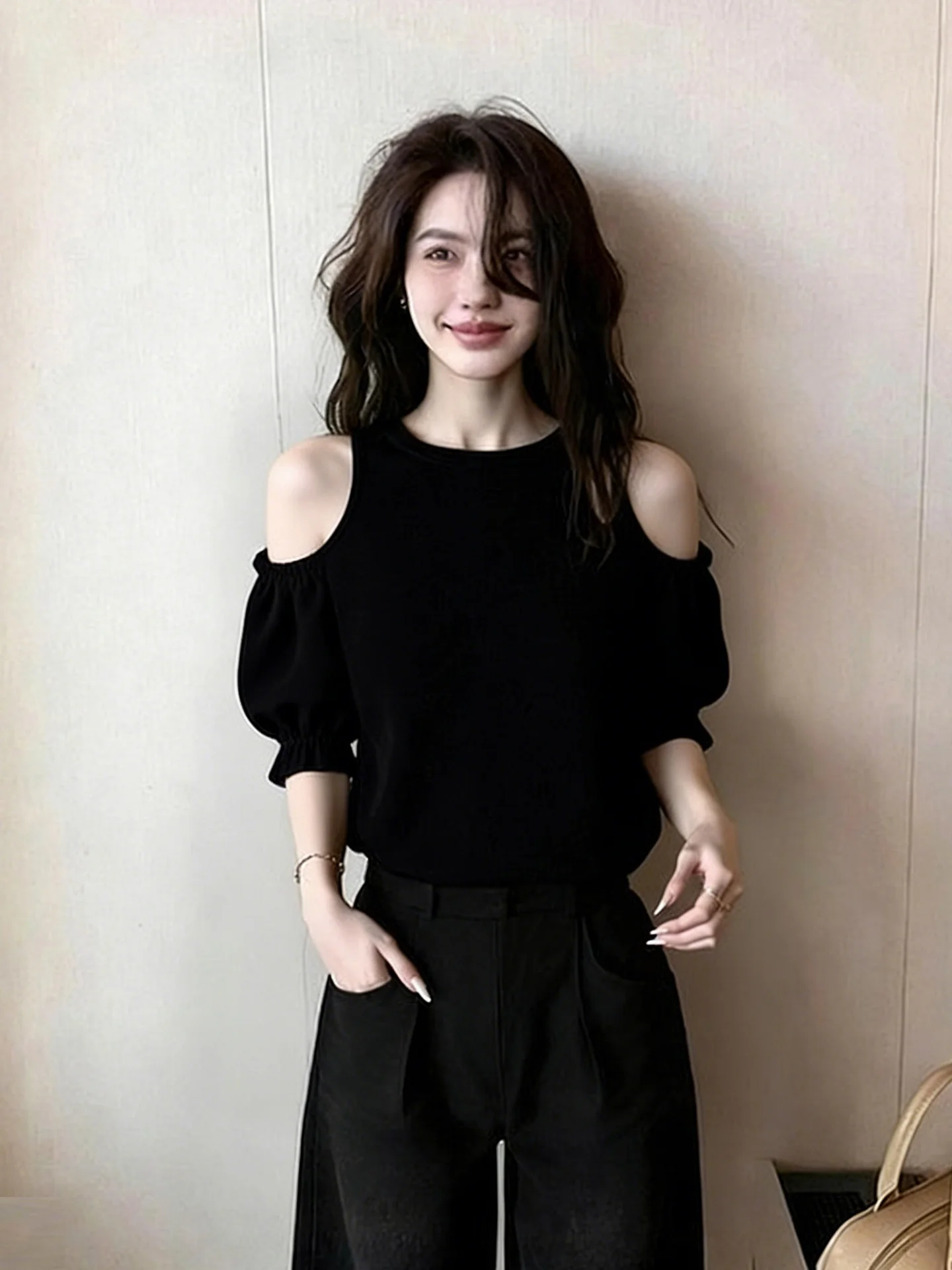 Shoulder Bared round Neck Slim Fit Basic Shirt Casual Pure Color Pull over Spring Summer Versatile Women's T-shirt Commute Style
Shoulder Bared round Neck Slim Fit Basic Shirt Casual Pure Color Pull over Spring Summer Versatile Women's T-shirt Commute Style