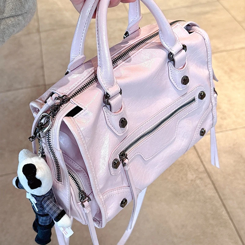 New Y2k Retro Motorcycle Bag Studded Tassel Zipper Multi-functional Handbag/crossbody Bag Fashionable Street Style Shoulder Bag
New Y2k Retro Motorcycle Bag Studded Tassel Zipper Multi-functional Handbag/crossbody Bag Fashionable Street Style Shoulder Bag